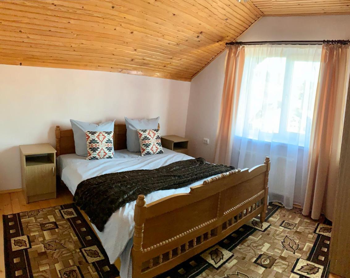 Ніч Над Карпатами Hotel สลาฟสเก ภายนอก รูปภาพ