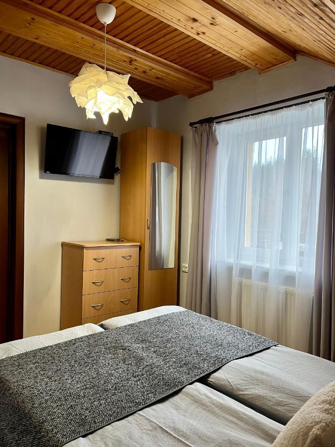Ніч Над Карпатами Hotel สลาฟสเก ภายนอก รูปภาพ