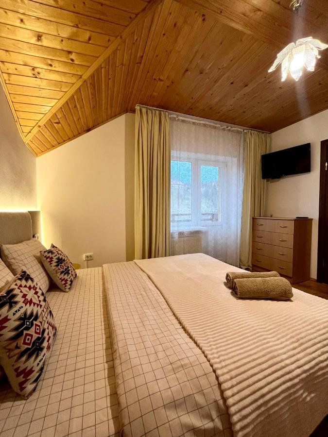 Ніч Над Карпатами Hotel สลาฟสเก ภายนอก รูปภาพ
